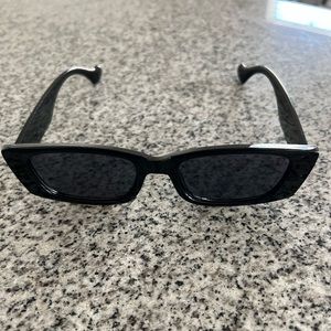 Black square rounded sunglasses